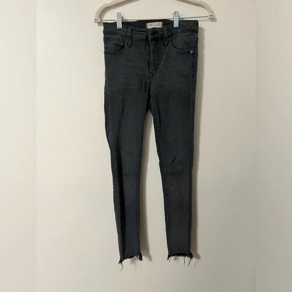 Madewell Taller 9" Mid-Rise Skinny Jeans Black Size 26 prefaded raw hem - Picture 1 of 7